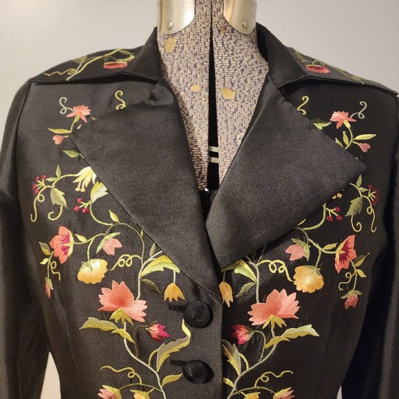 1990's Rickie Freeman for Teri Jon Black Silk Blend Jacket W/Colorful Embroidery - Picture 6 of 10
